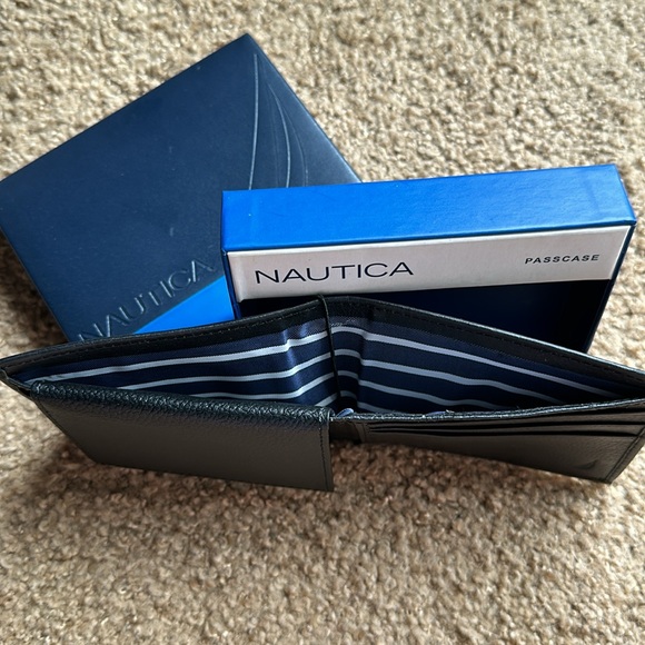 MEN’S NAUTICA BIFOLD PASSCASE  BLACK GENUINE LEATHER WALLET. NWT - Picture 4 of 5